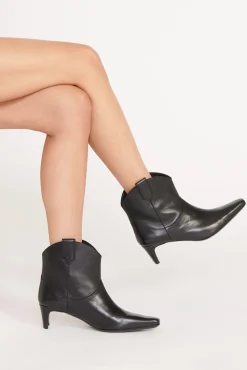 WESTERN WALLY ANKLE BOOT  BLACK